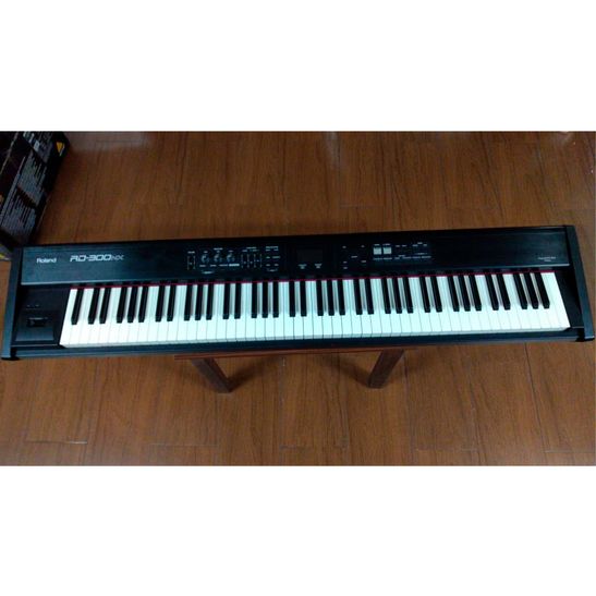 PIANO ROLAND RD-300 NX USADO - X5Music