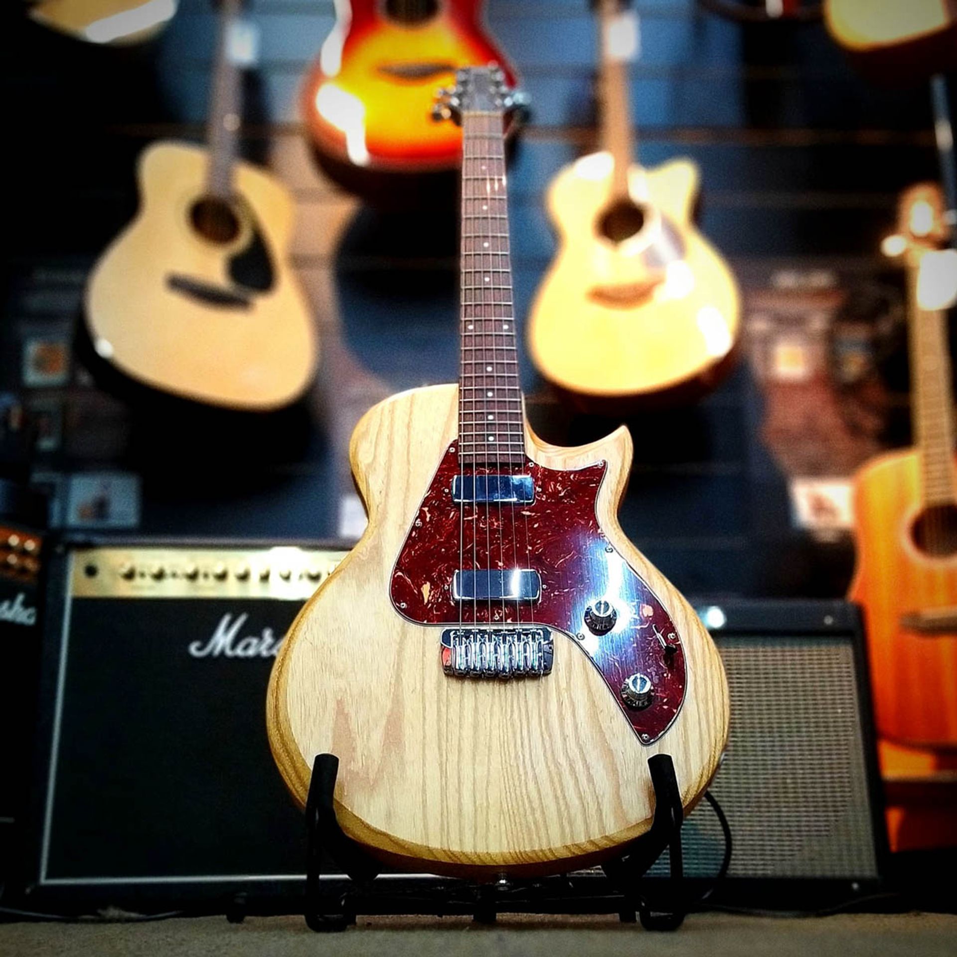 GUITARRA TAYLOR SOLID BODY TAYLOR SBX4 NT SHOWROOM X5Music